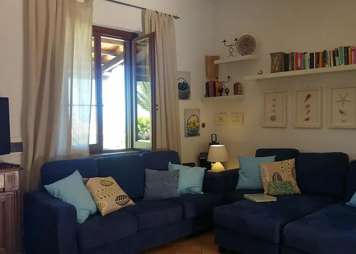 Lisca Blu 库斯托纳奇