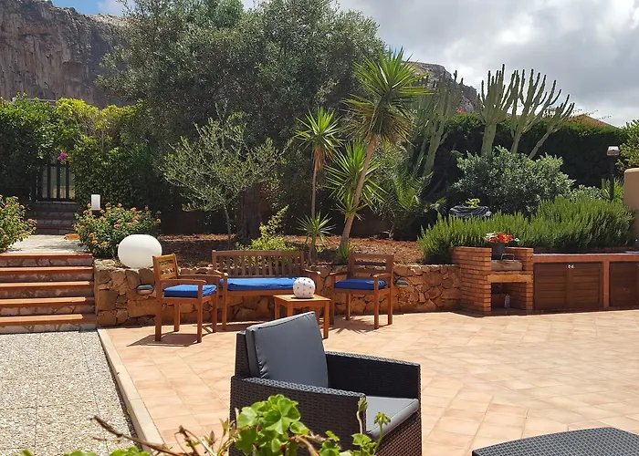 Lisca Blu 库斯托纳奇